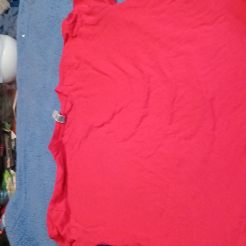 Red tee